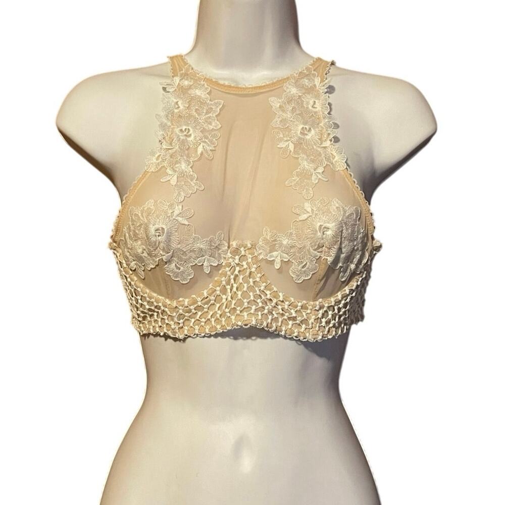 Victoria’s Secret Dream Angels Beige and White Halter Bra Size 32B